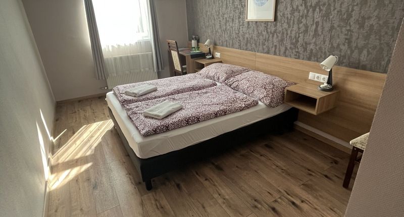 Standard Pokoj s manželskou postelí v podkroví (s možností přistýlky) - Centrál Panzió Érd, foto 1
