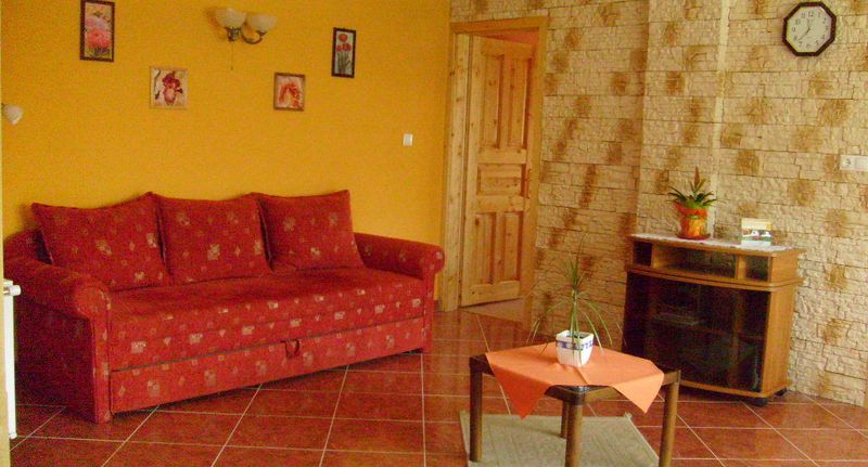 Classic Apartman pro 6 os. se 3 ložnicemi na přízemí - Andrea Apartman Kehidakustány, foto 1