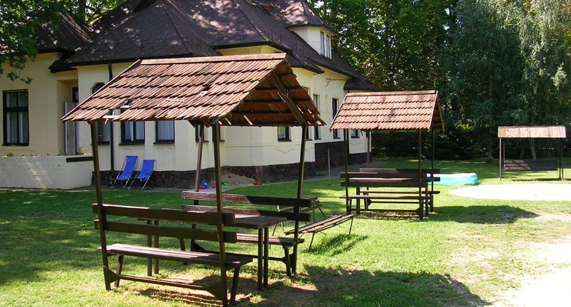 Standard Roubenka (jako celek) pro 11 os. v podkroví - Aszfalt Panzió Balatonföldvár, foto 1