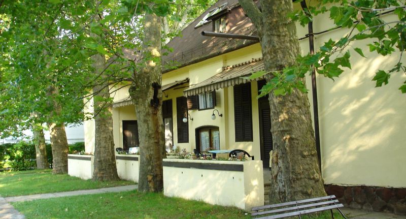 Standard Pokoj s manželskou postelí na přízemí - Aszfalt Panzió Balatonföldvár, foto 1