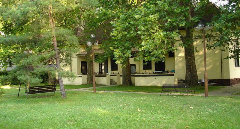 Standard Pokoj pro 3 os. na přízemí - Aszfalt Panzió Balatonföldvár, foto 1