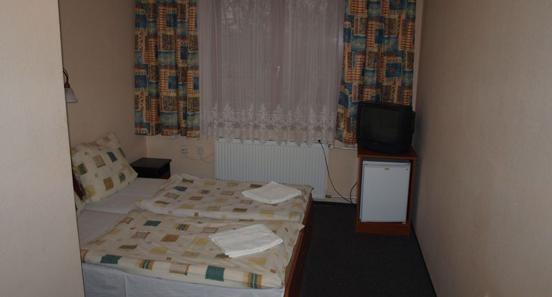 Pokoj s manželskou postelí - Árnyas Thermal Camping és Üdülőpark Püspökladány, foto 1