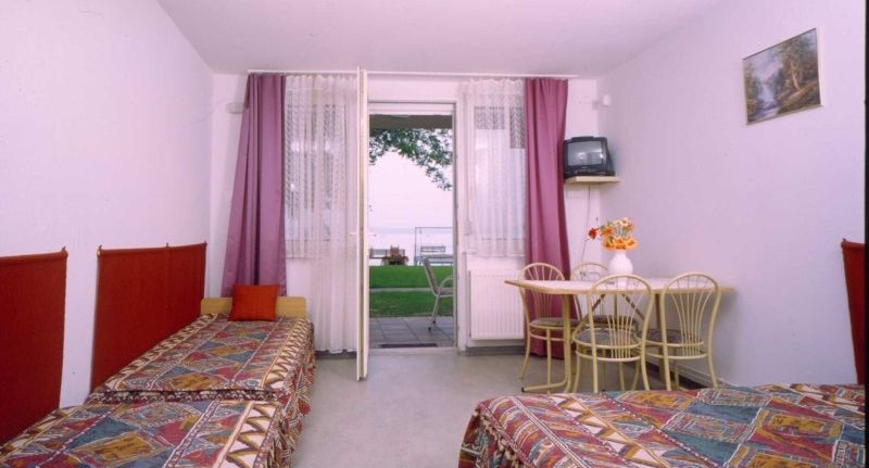 Studio Apartman pro 4 os. s 1 ložnicí na přízemí (s možností přistýlky) - Szatmár Apartmanház Balatonvilágos, foto 1
