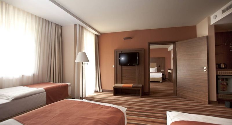 Superior Family Pokoj pro 4 os. (s možností přistýlky) - Hotel Makár Sport & Wellness Pécs, foto 1