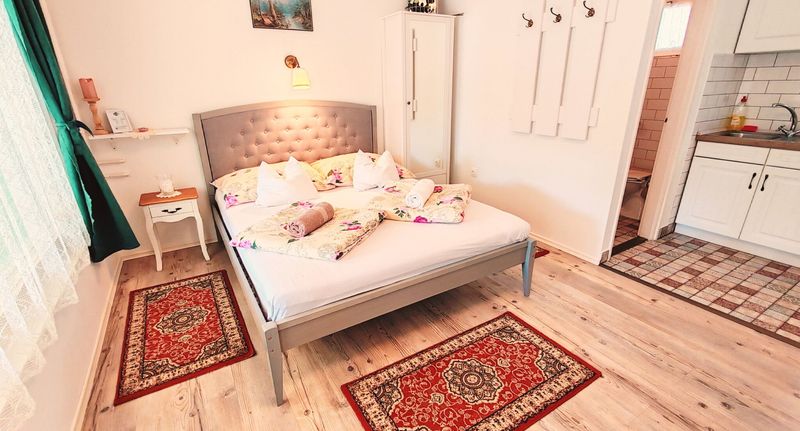 Apartman s terasou s manželskou postelí s 1 ložnicí přízemní (s možností přistýlky) - Elisoria Apartmanház Cserszegtomaj, foto 1