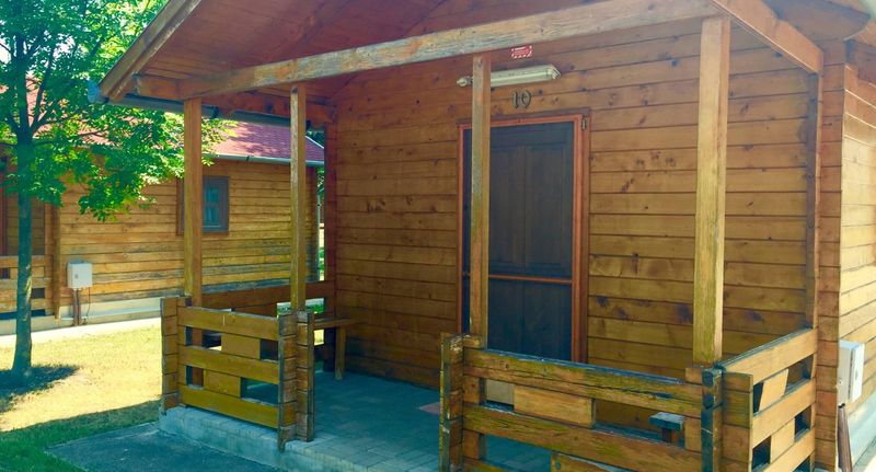 Bez topení Roubenka (jako celek) se společnou koupelnou pro 4 os. - Akácliget Gyógy- és Strandfürdő Karcag, foto 1