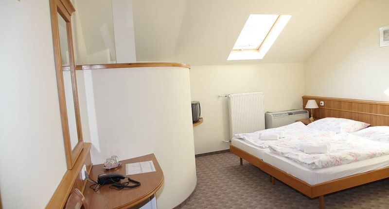 Premium Pokoj s manželskou postelí - Hotel Corvinus Zalaszentgrót, foto 1
