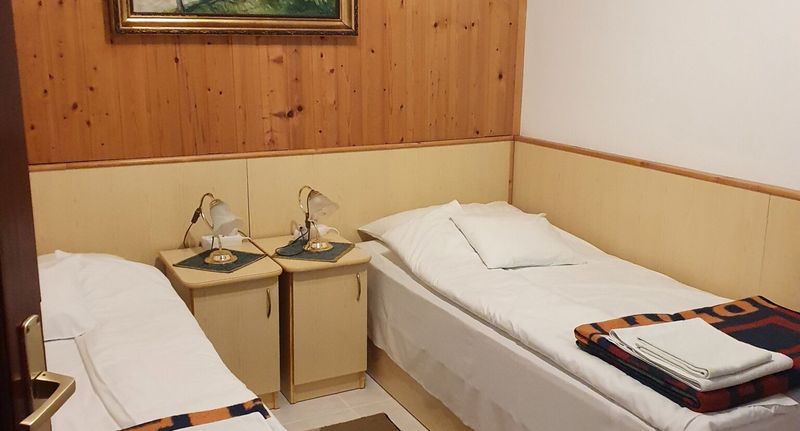 Apartman s balkónem pro 2 os. s 1 ložnicí přízemní (s možností přistýlky) - Gála Panzió Simontornya, foto 1