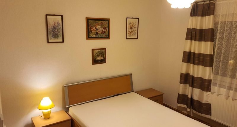 Apartman se zahradou s privátní koupelnou mimo apartmán pro 4 os. se 2 ložnicemi - Szücs Apartman Balatonlelle, foto 1