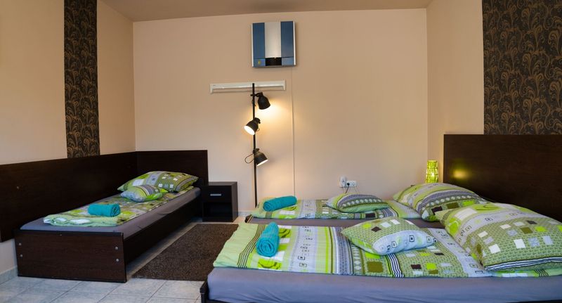 Apartman s klimatizací pro 3 os. s 1 ložnicí přízemní (s možností přistýlky) - Aranyhíd Vendégház Makó, foto 1