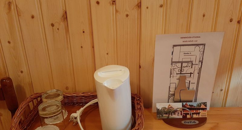 Turistický Pokoj s koupelnou pro 2 os. - Kiskastély Fogadó-Étterem Füzesgyarmat, foto 1
