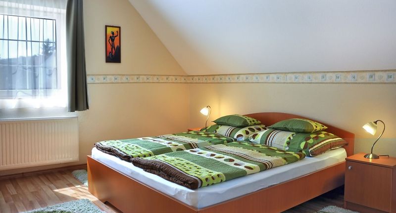 Pokoj s koupelnou s klimatizací s manželskou postelí - Napsugár Vendégház Tihany, foto 1