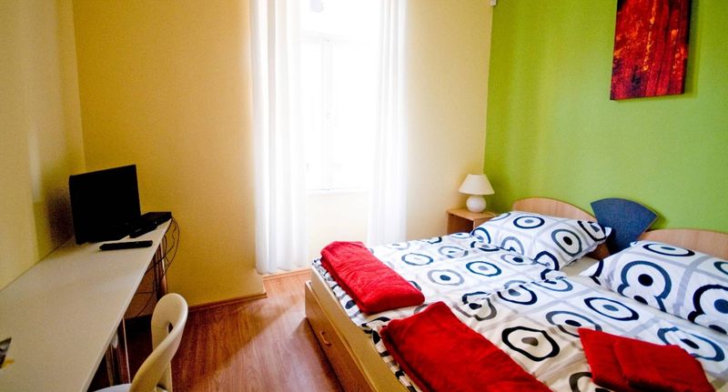 Romantik Apartman s manželskou postelí s 1 ložnicí - CentrÁlom Apartman Pécs, foto 1