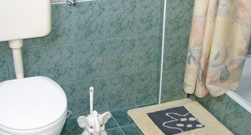 Apartman pro 5 os. se 3 ložnicemi s výhledem do zahrady na poschodí - Györök Vendégház Balatongyörök, foto 1