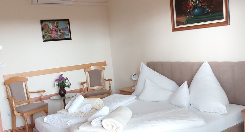 Apartman s balkónem s manželskou postelí s 1 ložnicí na poschodí - Erika Apartmanházak Hévíz, foto 1