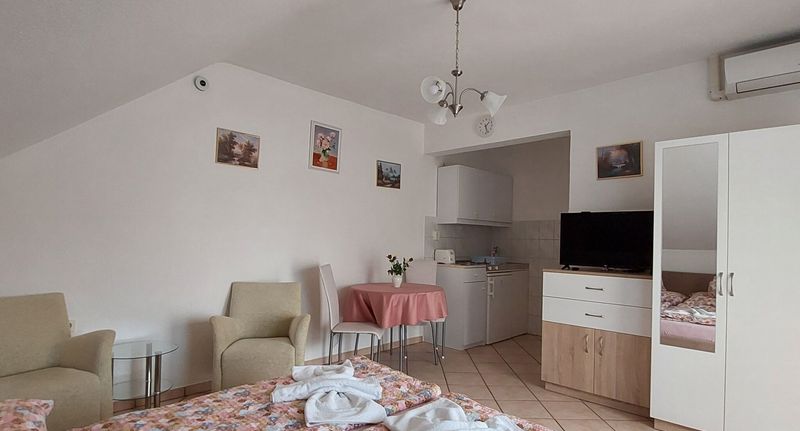 Studio Apartman s balkónem s manželskou postelí s 1 ložnicí - Erika Apartmanházak Hévíz, foto 1