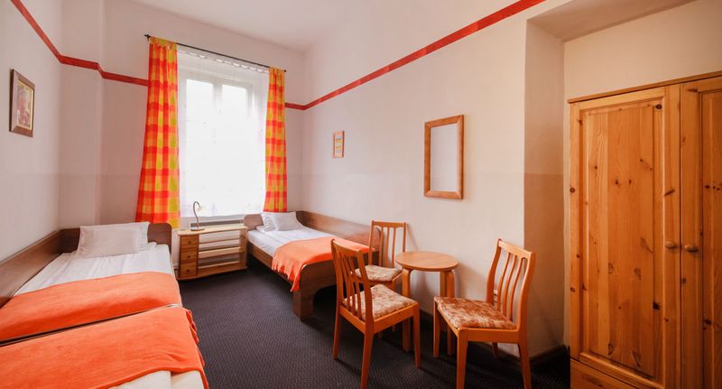 Trip Pokoj se společnou koupelnou pro 3 os. - Hostel Red Carpet Kraków, foto 1