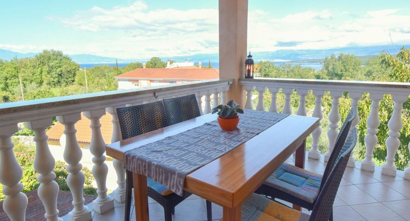 Apartman s balkónem s klimatizací pro 4 os. se 2 ložnicemi - Apartmani Anton D. Malinska, foto 1