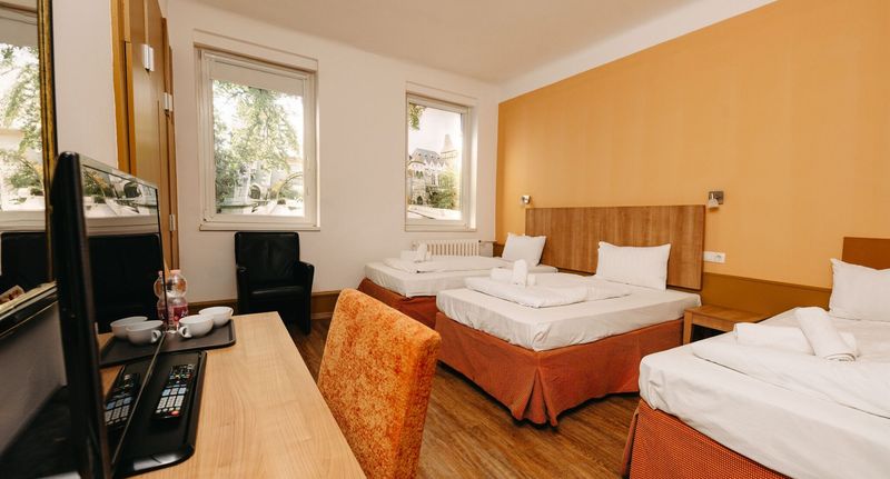 Standard Pokoj pro 2 os. na poschodí (s možností přistýlky) - Hotel Metro Budapest, foto 1