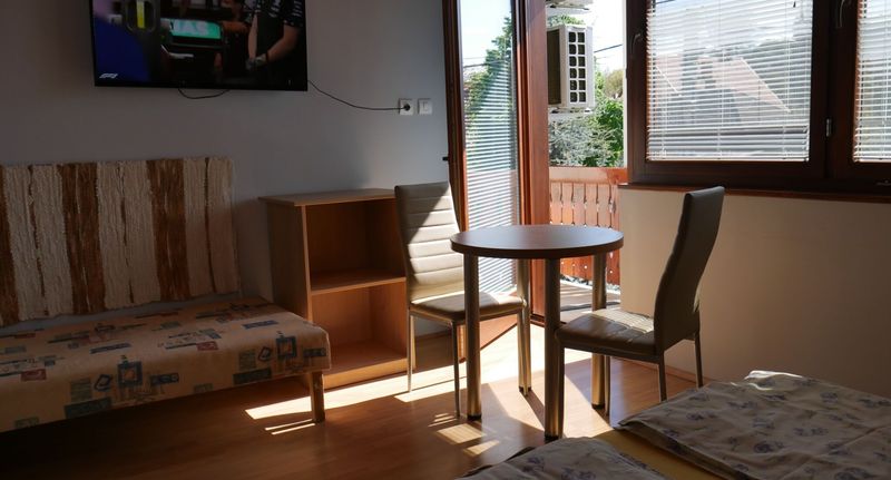 Apartman s terasou pro 4 os. se 2 ložnicemi s výhledem do zahrady - Bertalan Apartmanház Balatonföldvár, foto 1