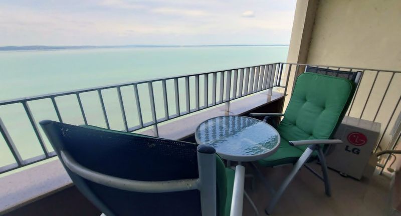 Apartman pro 4 os. se 2 ložnicemi s panoramou s výhledem na jezero - Gréta Wellness Apartmanok Siófok, foto 1