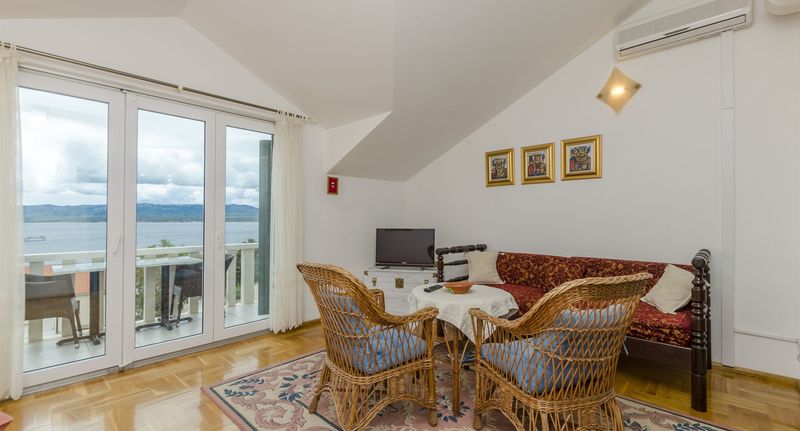 Apartman pro 4 os. se 2 ložnicemi - Apartment and Rooms Mate Bol, foto 1
