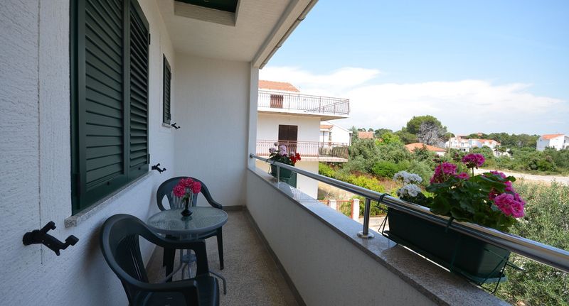 Apartman pro 8 os. se 4 ložnicemi - Apartment Ana Brodarica, foto 1
