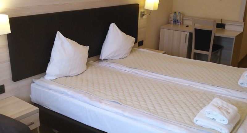 Standard Pokoj s manželskou postelí na poschodí - Hotel SPA Gloria Przemyśl, foto 1