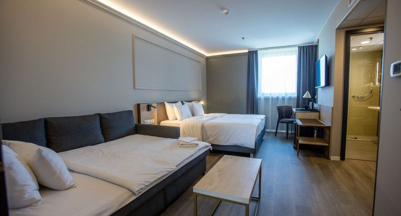 Superior Pokoj pro 3 os. - Expo Tower by Mellow Mood Hotels Budapest, foto 1