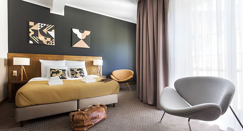 Pokoj s manželskou postelí s výhledem do zahrady na poschodí - Zulian Aparthotel by Artery Hotels Kraków, foto 1