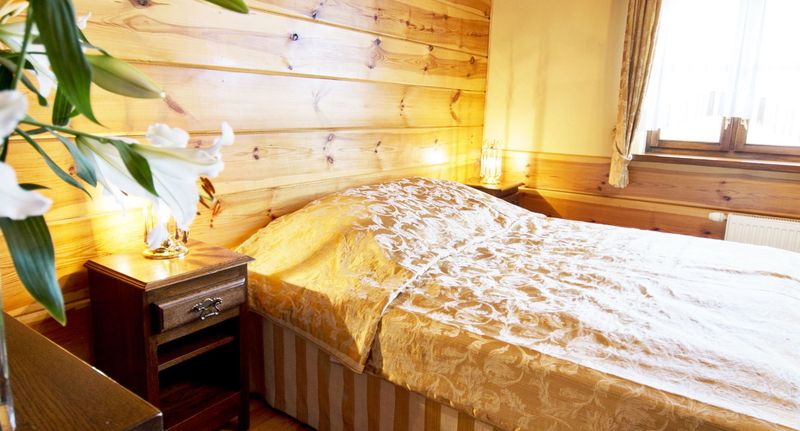 Standard Pokoj pro 2 os. s výhledem na jezero - Hotel Dworek Wapionka Górzno, foto 1
