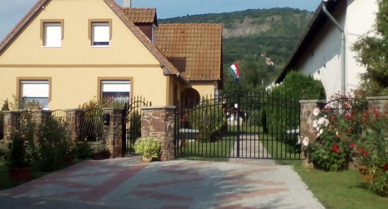 Rodinný Apartman (jako celek) pro 9 os. s výhledem na hory (s možností přistýlky) - Kozma-Bognár Vendégház Hegymagas, foto 1