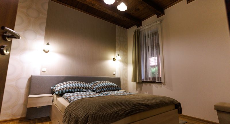 Apartman pro 4 os. se 2 ložnicemi s výhledem do zahrady na přízemí - Németh Apartmanházak Mórahalom, foto 1