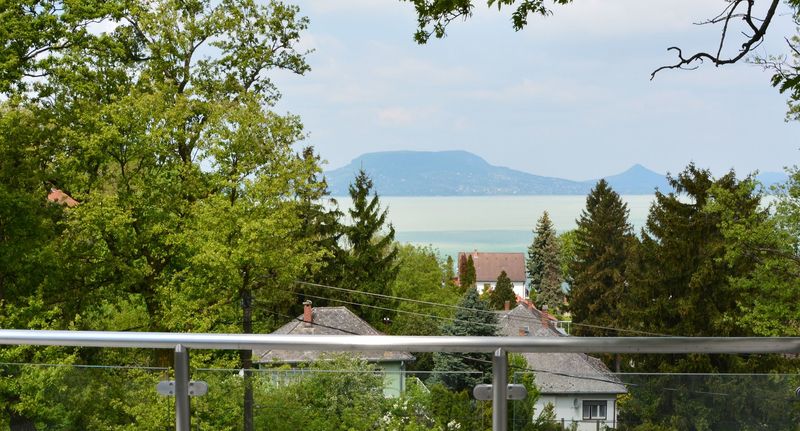 Apartman s terasou s manželskou postelí s 1 ložnicí s výhledem na jezero - Hilltop Apartmanház Fonyód, foto 12