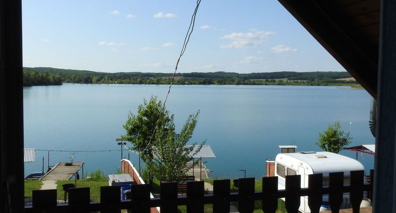 Chata (jako celek) pro 6 os. s panoramou s výhledem na jezero - Vízpart Vendégház Gyékényes, foto 1