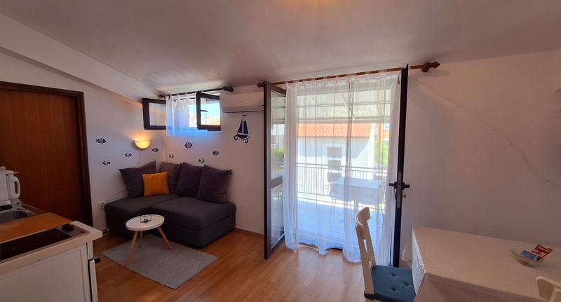 Apartman s klimatizací s terasou s manželskou postelí s 1 ložnicí A-7604-c - Apartments With Parking Space Vodice - 7604, foto 1