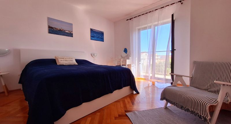 Apartman s klimatizací s balkónem pro 3 os. se 2 ložnicemi A-7604-e - Apartments With Parking Space Vodice - 7604, foto 1
