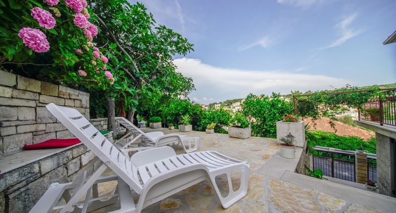 Apartman s klimatizací s terasou pro 5 os. se 2 ložnicemi A-2857-a - Apartments With Parking Space Splitska, Brač - 2857 Splitska, foto 1