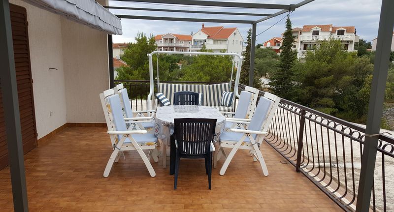 Apartman s klimatizací s terasou pro 6 os. se 2 ložnicemi A-5120-a - Apartments By The Sea Jezera, Murter - 5120 Jezera, foto 1