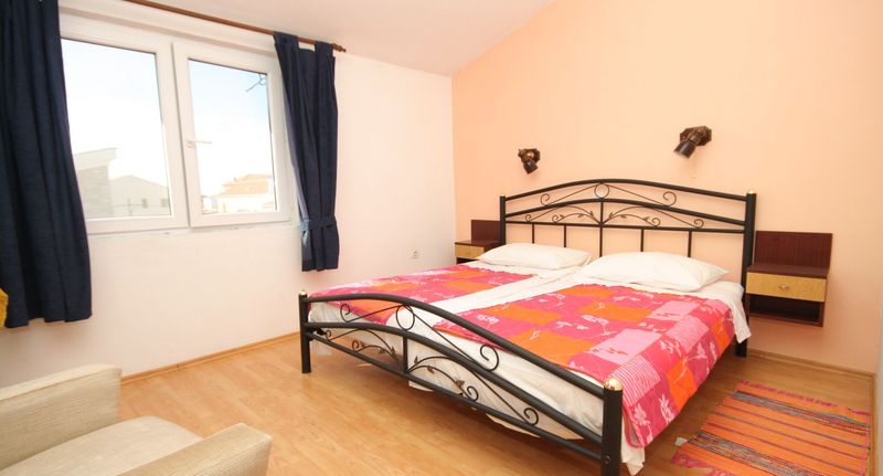 Pokoj s klimatizací s manželskou postelí S-8223-c - Rooms By The Sea Pašman - 8223, foto 1