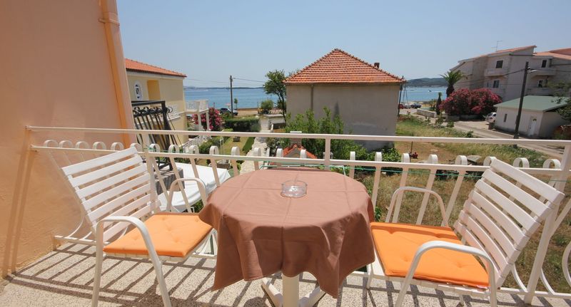 Pokoj s klimatizací s balkónem s manželskou postelí S-8223-d - Rooms By The Sea Pašman - 8223, foto 1