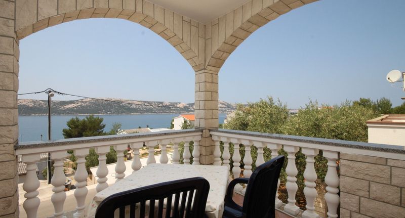 Apartman s klimatizací s terasou s manželskou postelí s 1 ložnicí A-6469-b - Apartments By The Sea Stara Novalja, Pag - 6469 Stara Novalja, foto 1