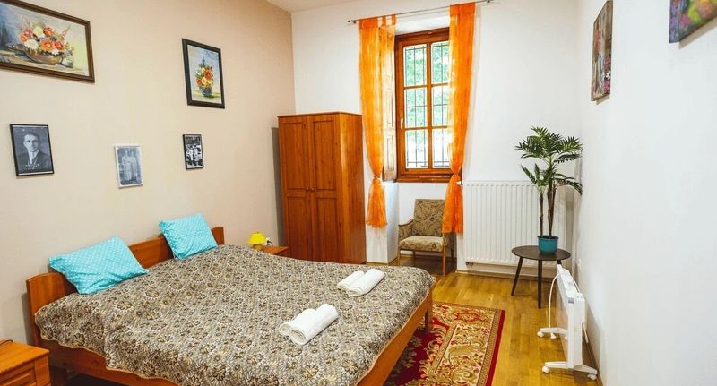 Pokoj s koupelnou se společnou kuchyňkou s manželskou postelí - Tolnay Kúria és Vendégház Nagygörbő, foto 1