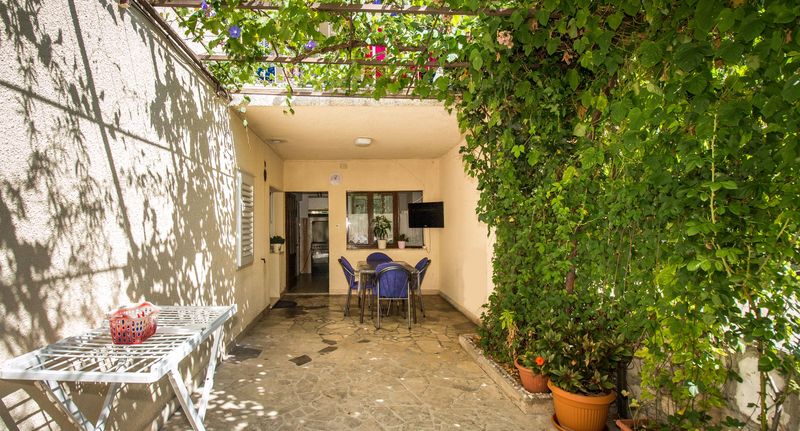 Apartman s klimatizací s terasou pro 5 os. se 2 ložnicemi A-11545-b - Apartments With Parking Space Trpanj, Pelješac - 11545 Trpanj, foto 1