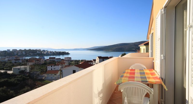 Apartman s klimatizací s balkónem pro 5 os. se 2 ložnicemi A-8507-c - Apartments With Parking Space Seget Vranjica, Trogir - 8507 Seget Vranjica, foto 1