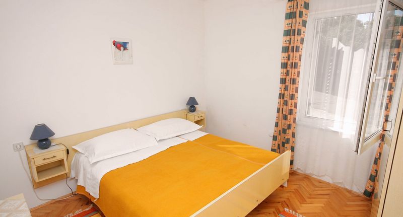 Apartman s klimatizací s terasou pro 4 os. s 1 ložnicí A-4956-b - Apartments With Parking Space Banjol, Rab - 4956 Banjol, foto 1