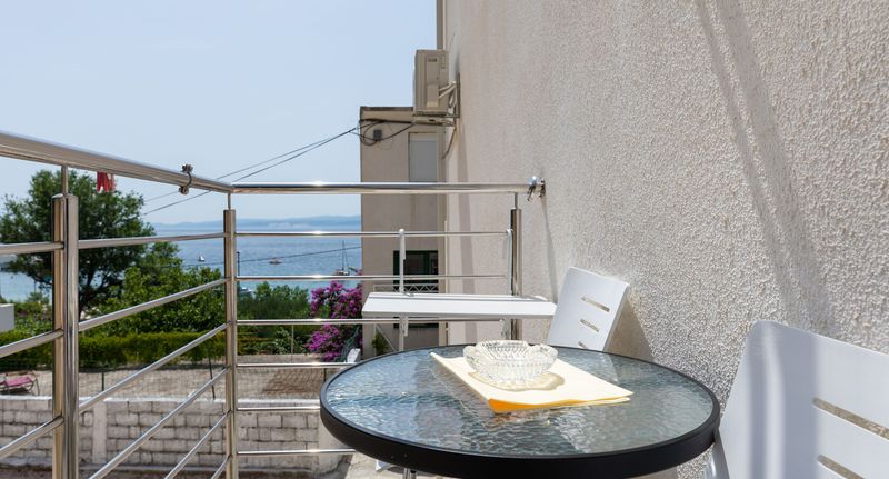 Apartman s klimatizací s terasou pro 7 os. se 2 ložnicemi A-2992-a - Apartments By The Sea Duće, Omiš - 2992 Duće, foto 1
