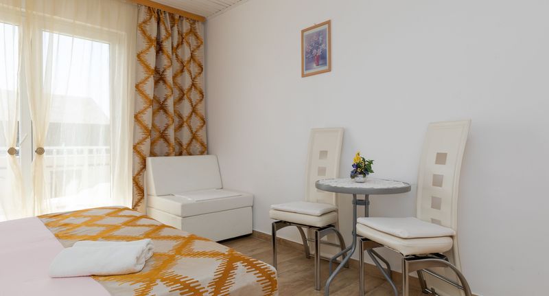 Apartman s klimatizací s terasou pro 6 os. se 2 ložnicemi A-2992-b - Apartments By The Sea Duće, Omiš - 2992 Duće, foto 1