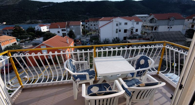 Apartman s klimatizací s balkónem pro 4 os. s 1 ložnicí A-4867-a - Apartments With Parking Space Grebaštica, Šibenik - 4867 Grebaštica, foto 1