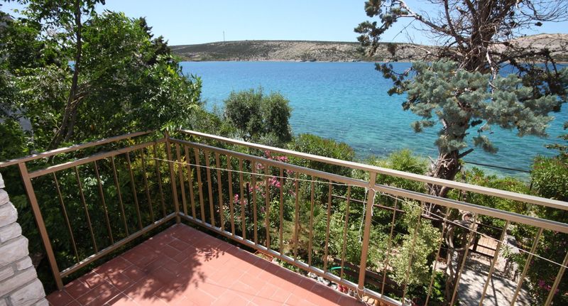 Apartman s klimatizací s balkónem pro 7 os. se 3 ložnicemi A-6390-a - Apartments By The Sea Stara Novalja, Pag - 6390 Stara Novalja, foto 1